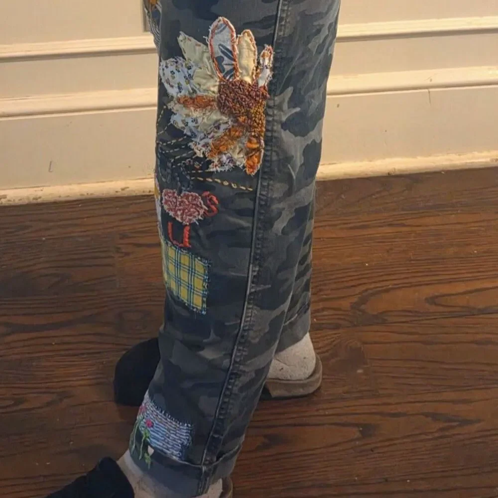 Upcycled, Hand Stitched, "Jesus Loves U" camo pants Size 4/27 - Picture 3 of 5